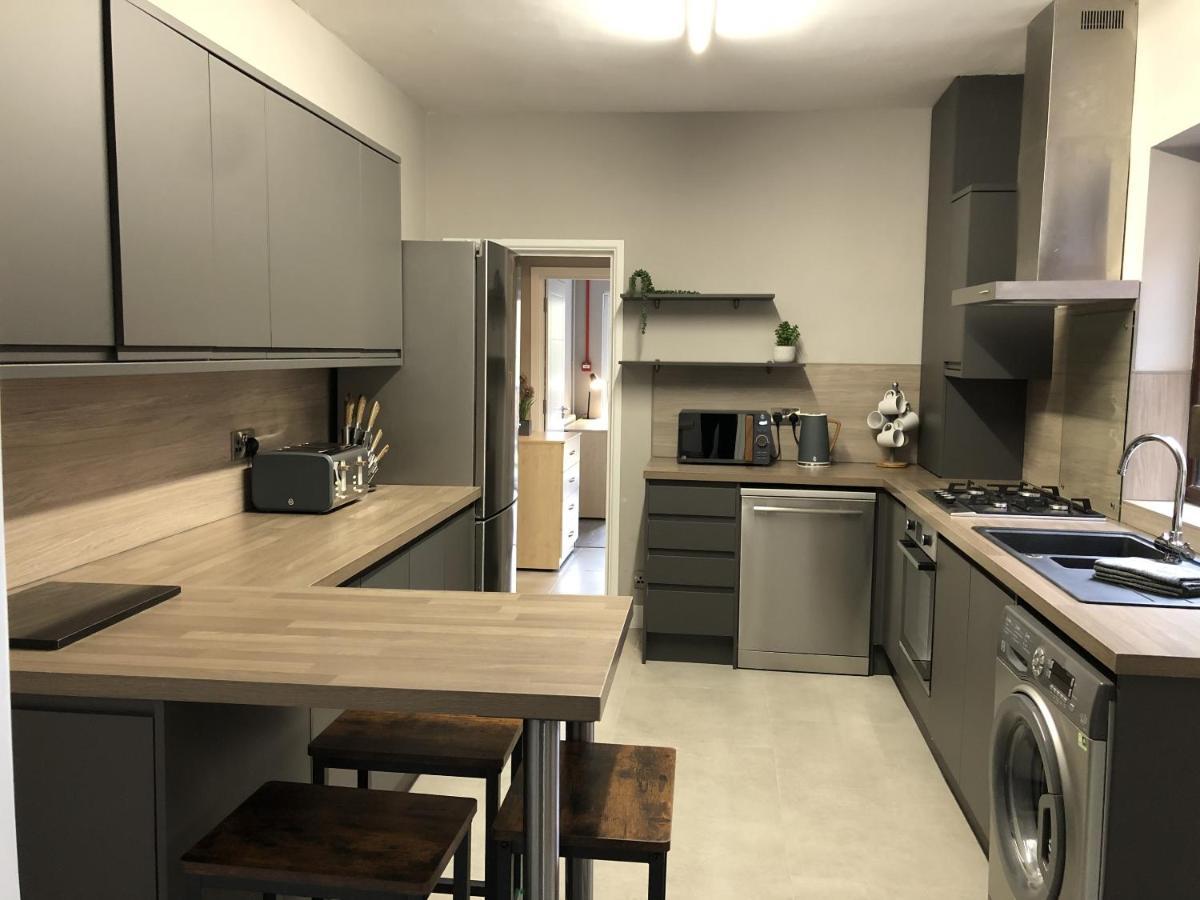 Вилла Executive Or Large Family 5-Bed House - Hosted By Hutch Lifestyle Ковентри Экстерьер фото